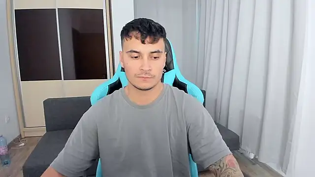 Snapshot of MatMalonne chatting on October 17, 2025, 1:46 pm MatMalonne online show from October 17, 2025, 1:46 pm