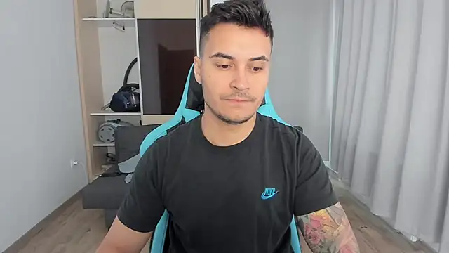 MatMalonne online show from November 25, 2025, 6:36 am