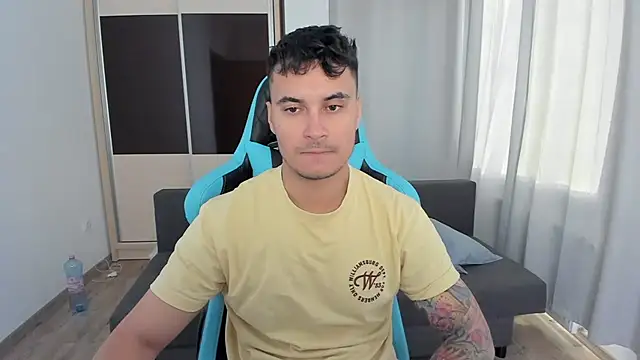 Snapshot of MatMalonne chatting on October 20, 2025, 5:20 am MatMalonne online show from October 20, 2025, 5:20 am