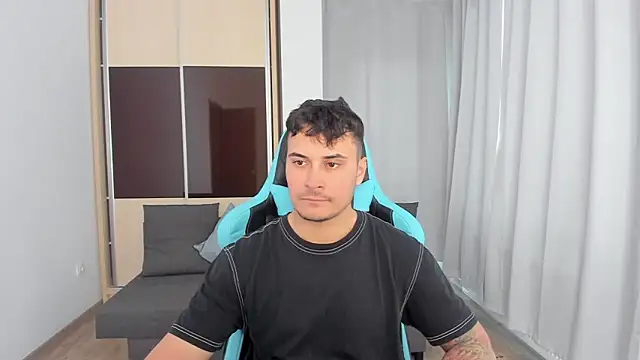 Snapshot of MatMalonne chatting on November 1, 2025, 2:11 pm MatMalonne online show from November 1, 2025, 2:11 pm