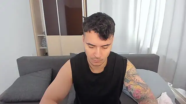 Snapshot of MatMalonne chatting on October 31, 2025, 8:22 am MatMalonne online show from October 31, 2025, 8:22 am