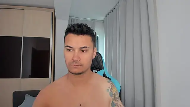 Snapshot of MatMalonne chatting on July 14, 2026, 5:23 am MatMalonne online show from July 14, 2026, 5:23 am
