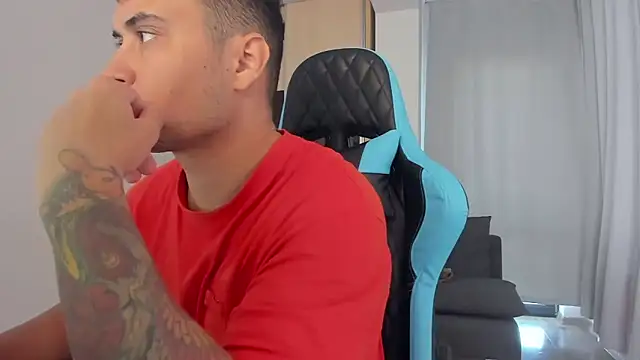 Snapshot of MatMalonne chatting on September 28, 2025, 12:01 pm MatMalonne online show from September 28, 2025, 12:01 pm