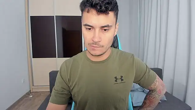 Snapshot of MatMalonne chatting on October 13, 2025, 6:04 am MatMalonne online show from October 13, 2025, 6:04 am