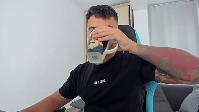 Snapshot of MatMalonne chatting on September 18, 2025, 5:54 am MatMalonne online show from September 18, 2025, 5:54 am