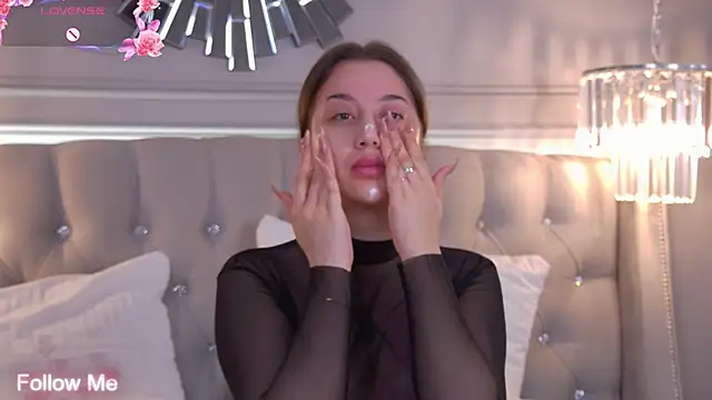 MaryReel online show from October 11, 2025, 9:21 am