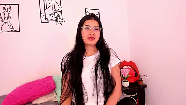 cloehonney online show from February 17, 2026, 7:00 pm