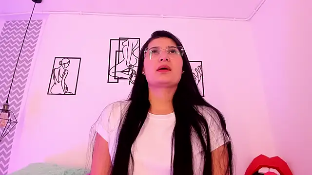 Snapshot of cloehonney chatting on October 25, 2025, 8:42 pm cloehonney online show from October 25, 2025, 8:42 pm