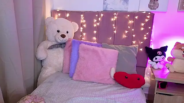 MiahJoness online show from January 17, 2026, 4:49 am