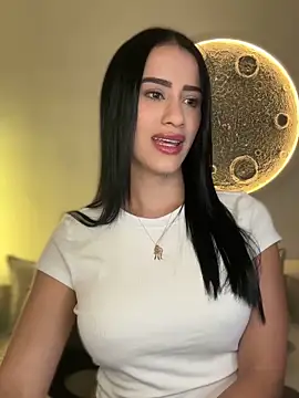 SarahhSmitth1 online show from February 5, 2026, 11:11 pm