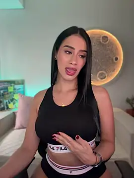 SarahhSmitth1 online show from June 2, 2026, 9:48 pm