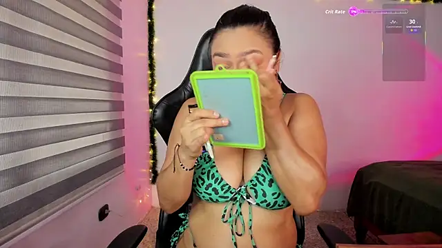 hollymollyxoxo online show from July 18, 2026, 3:20 pm