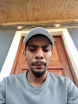 Snapshot of 29YOURZ_28_ chatting on October 12, 2025, 3:24 pm 29YOURZ 28 online show from October 12, 2025, 3:24 pm