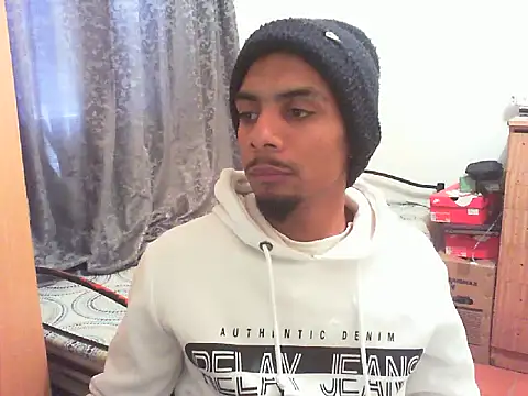 Snapshot of 29YOURZ_28_ chatting on September 18, 2025, 11:35 am 29YOURZ 28 online show from September 18, 2025, 11:35 am