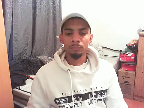 Snapshot of 29YOURZ_28_ chatting on September 17, 2025, 9:17 pm 29YOURZ 28 online show from September 17, 2025, 9:17 pm