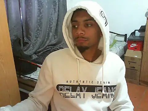 Snapshot of 29YOURZ_28_ chatting on October 6, 2025, 8:37 am 29YOURZ 28 online show from October 6, 2025, 8:37 am