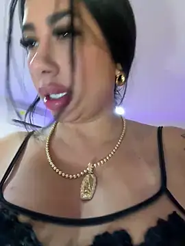 kiim taaylor online show from February 15, 2025, 9:39 pm