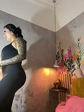 Snapshot of kiim_taaylor chatting on October 9, 2025, 12:38 pm kiim taaylor online show from October 9, 2025, 12:38 pm