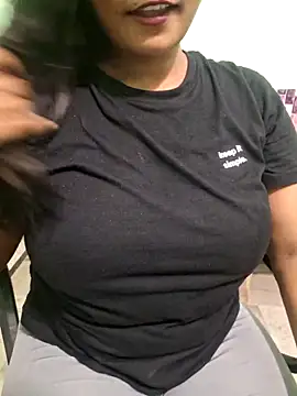 Snapshot of N-Natasha chatting on September 9, 2025, 5:11 pm N-Natasha online show from September 9, 2025, 5:11 pm