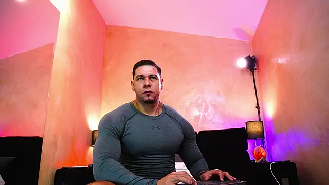 MassimoWalton2 online show from March 29, 2026, 1:24 pm