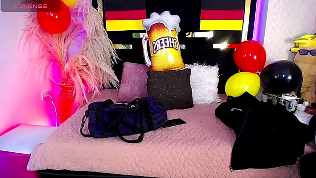 Snapshot of Bunny_O chatting on September 17, 2025, 8:33 pm Bunny O online show from September 17, 2025, 8:33 pm