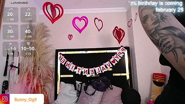 Snapshot of Bunny_O chatting on February 22, 2026, 11:39 pm Bunny O online show from February 22, 2026, 11:39 pm