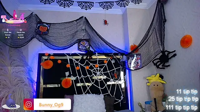 Snapshot of Bunny_O chatting on October 14, 2025, 8:53 pm Bunny O online show from October 14, 2025, 8:53 pm