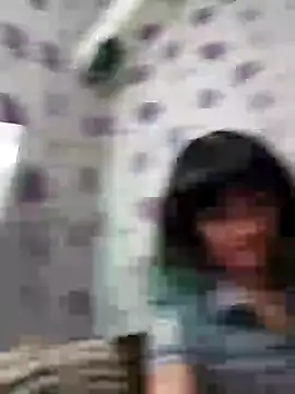 SweetLeila40 online show from February 13, 2025, 9:17 pm