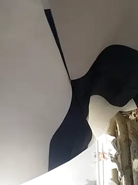 SweetLeila40 online show from April 3, 2026, 11:22 pm