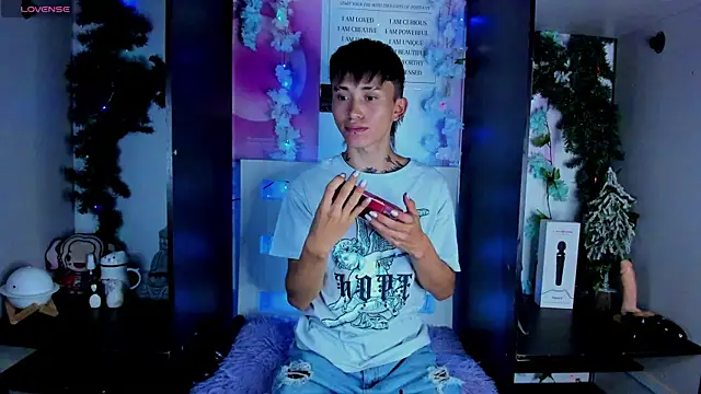 Snapshot of juniior_2311_ chatting on February 6, 2025, 12:22 am juniior 2311 online show from February 6, 2025, 12:22 am