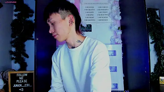 Snapshot of juniior_2311_ chatting on February 17, 2025, 10:05 pm juniior 2311 online show from February 17, 2025, 10:05 pm