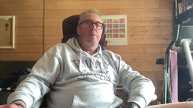 Snapshot of lelohop chatting on April 22, 2026, 11:06 am lelohop online show from April 22, 2026, 11:06 am