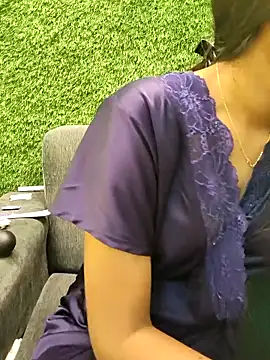 yhona darling online show from April 6, 2026, 10:16 am