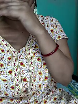 MUMTAJ-1 online show from May 10, 2026, 1:42 am