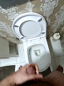 Snapshot of 31cektirenbatuu chatting on October 17, 2025, 1:24 pm 31cektirenbatuu online show from October 17, 2025, 1:24 pm