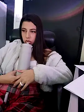 Snapshot of sweet_quinn chatting on January 16, 2025, 7:49 am sweet quinn online show from January 16, 2025, 7:49 am