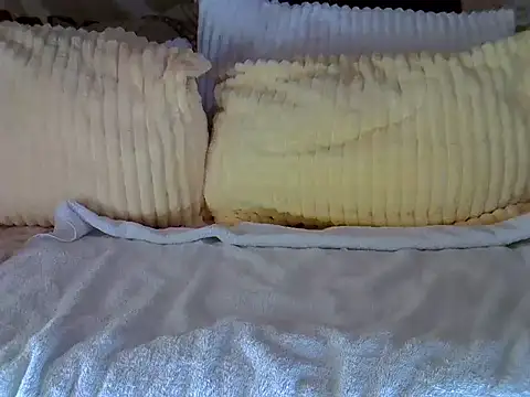 Snapshot of Soft_gal12 chatting on September 12, 2025, 6:46 am Soft gal12 online show from September 12, 2025, 6:46 am