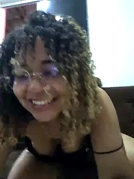 Snapshot of VitoriaFernandes chatting on February 19, 2026, 1:57 am VitoriaFernandes online show from February 19, 2026, 1:57 am