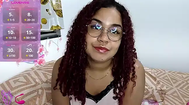 VitoriaFernandes online show from January 2, 2025, 12:34 am