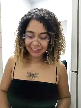 Snapshot of VitoriaFernandes chatting on February 19, 2026, 9:45 pm VitoriaFernandes online show from February 19, 2026, 9:45 pm