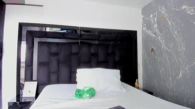 PaigeJayden online show from March 14, 2025, 9:21 pm