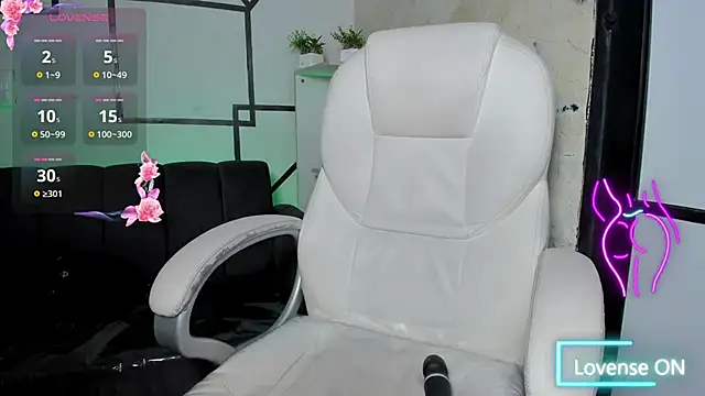 PaigeJayden online show from March 18, 2025, 3:02 am