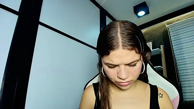 PaigeJayden online show from March 5, 2025, 3:07 pm