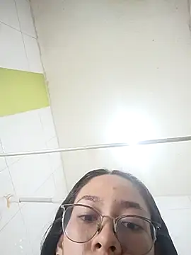 Sophie sweett19 online show from April 20, 2026, 12:13 am