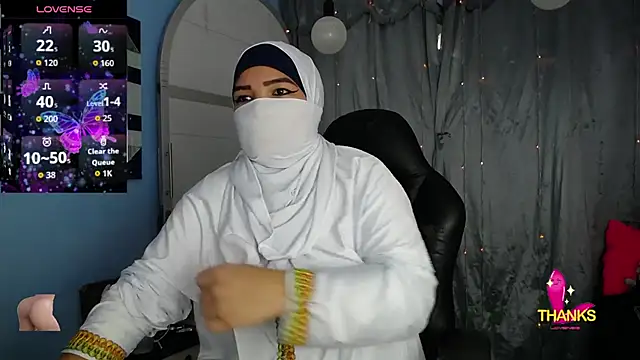 Snapshot of Falak-Yasin chatting on October 19, 2025, 1:14 pm Falak-Yasin online show from October 19, 2025, 1:14 pm