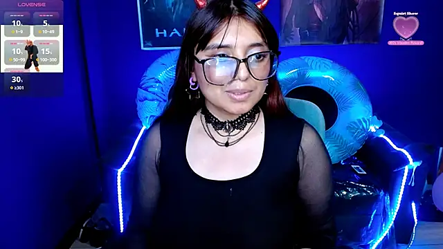 X CHERRY XX online show from February 7, 2025, 7:59 pm