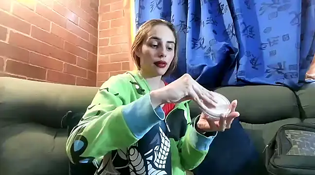 ValeriaLacrozee online show from February 5, 2025, 8:35 pm
