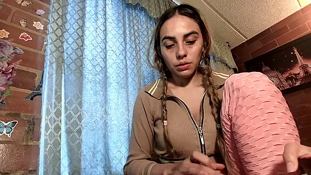 ValeriaLacrozee online show from October 7, 2025, 4:41 pm