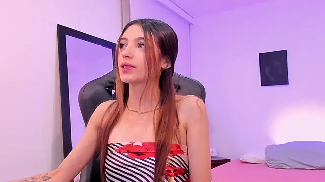 sofiarouge online show from November 12, 2025, 7:18 pm