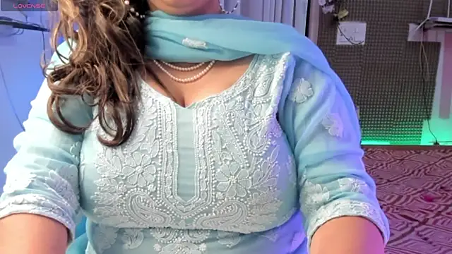 Gulabi Queen online show from February 14, 2025, 4:20 pm